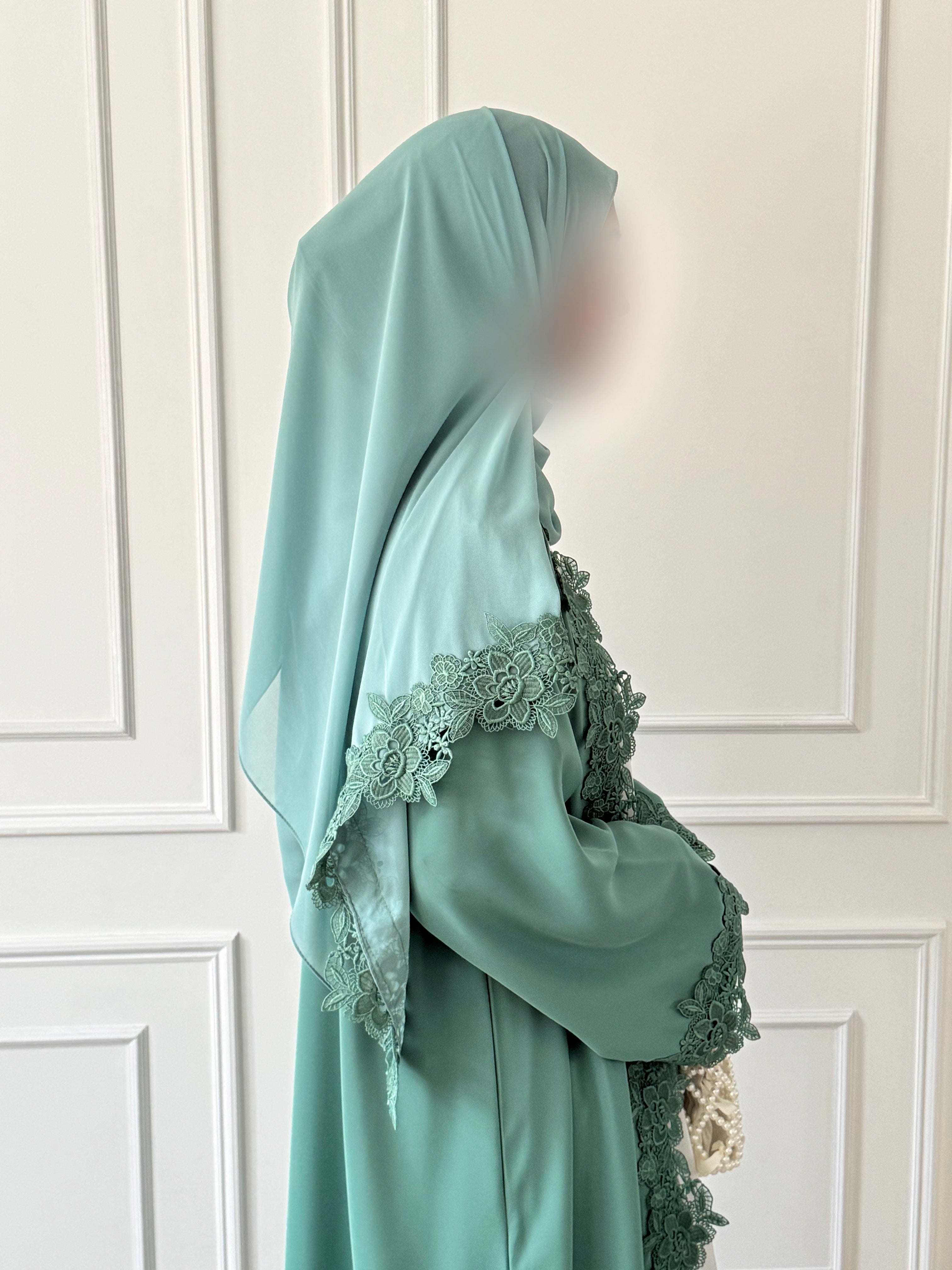 Liyana Lace Abaya