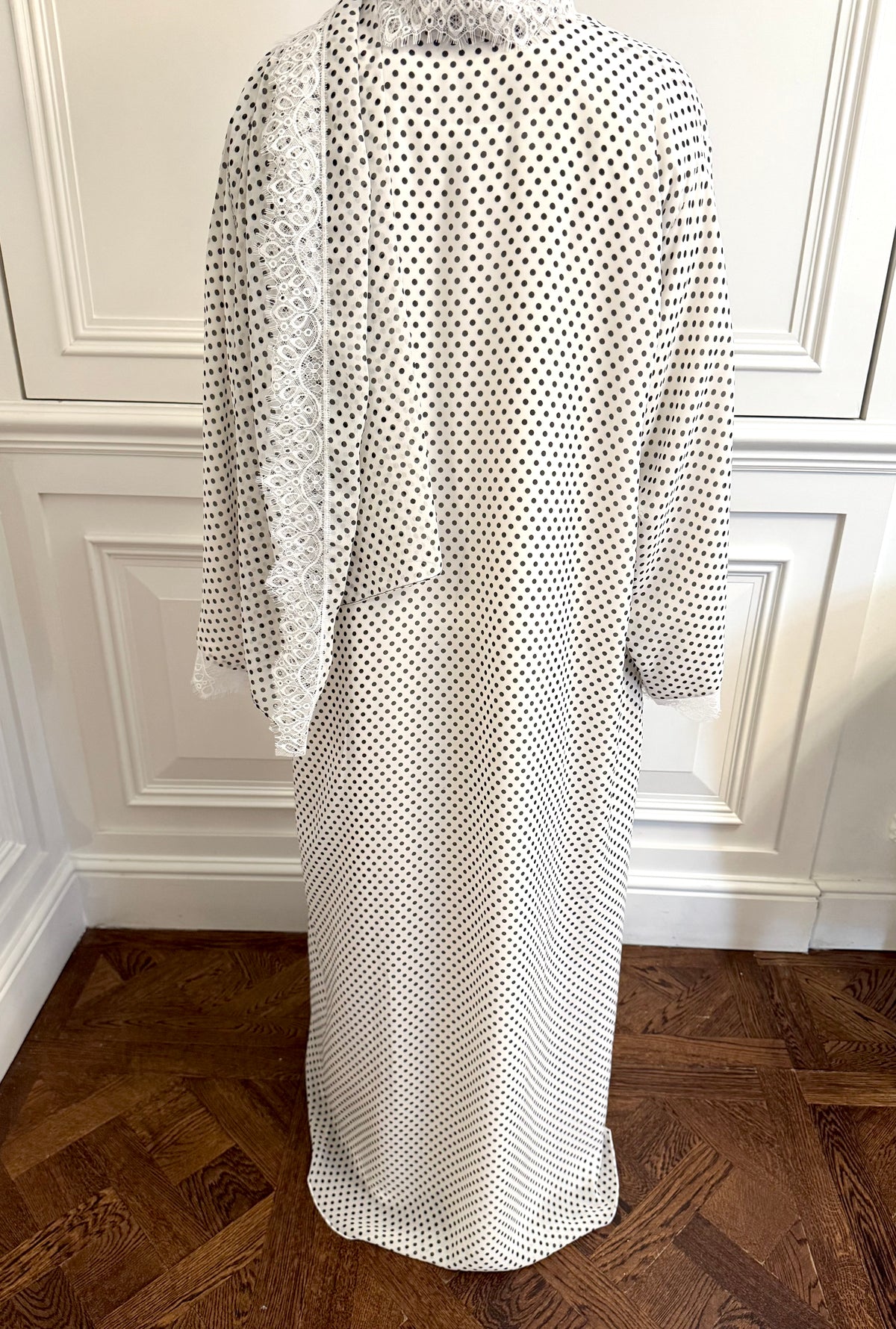Layaan Polka Dot Lace Abaya