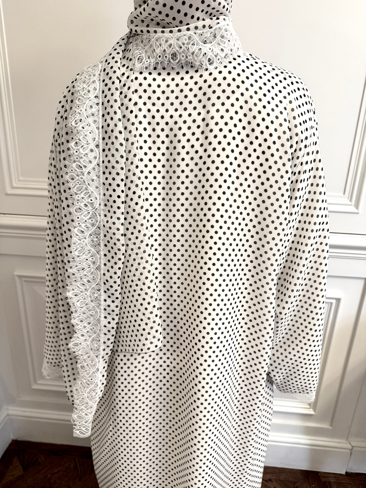 Layaan Polka Dot Lace Abaya