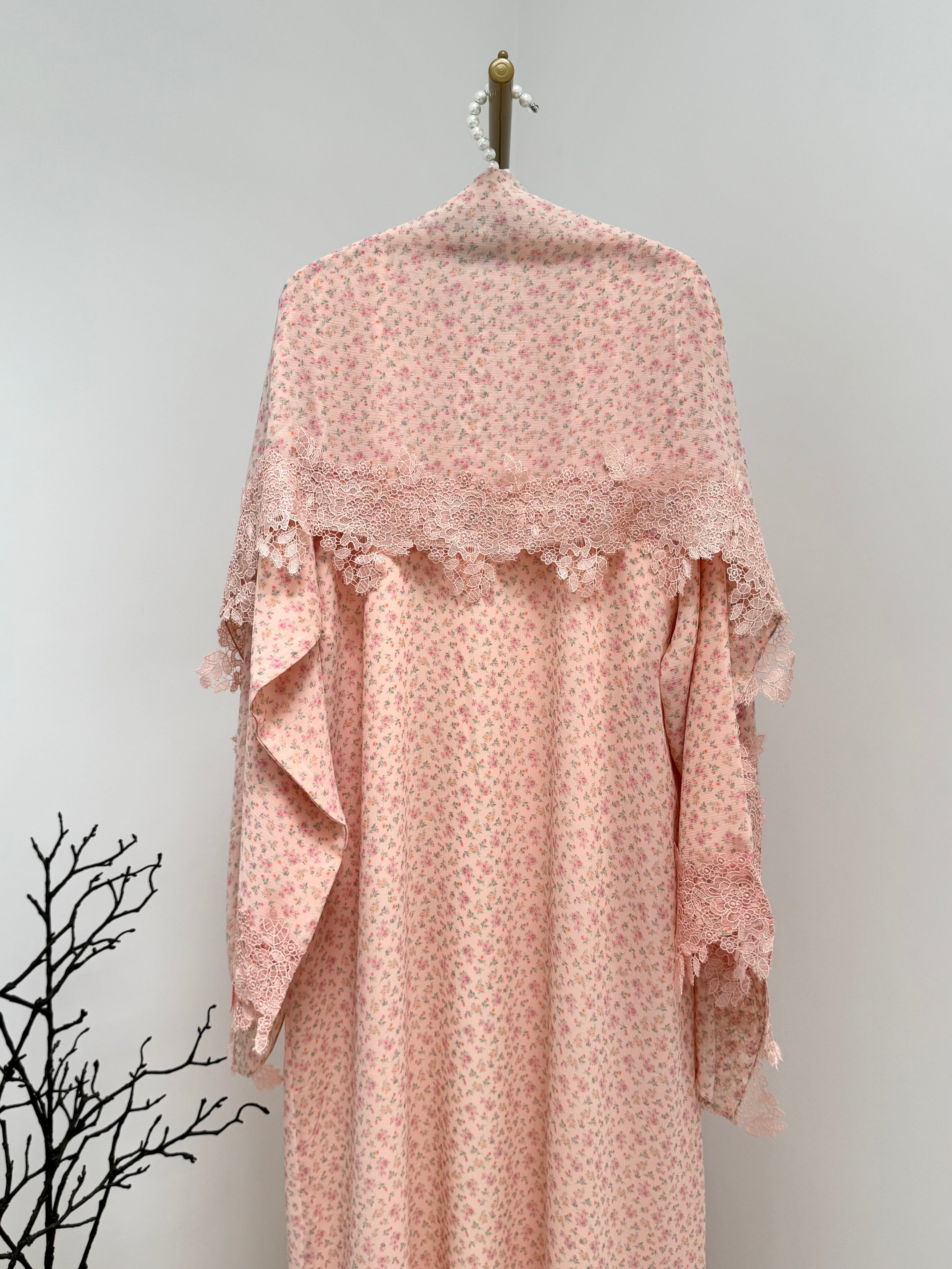 Elaana Floral Lace Abaya